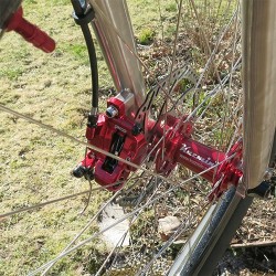 Unikt - inga externa ekerhål, hookless 37 mm breda fälgar 29" (ISO 622 mm) hjulset